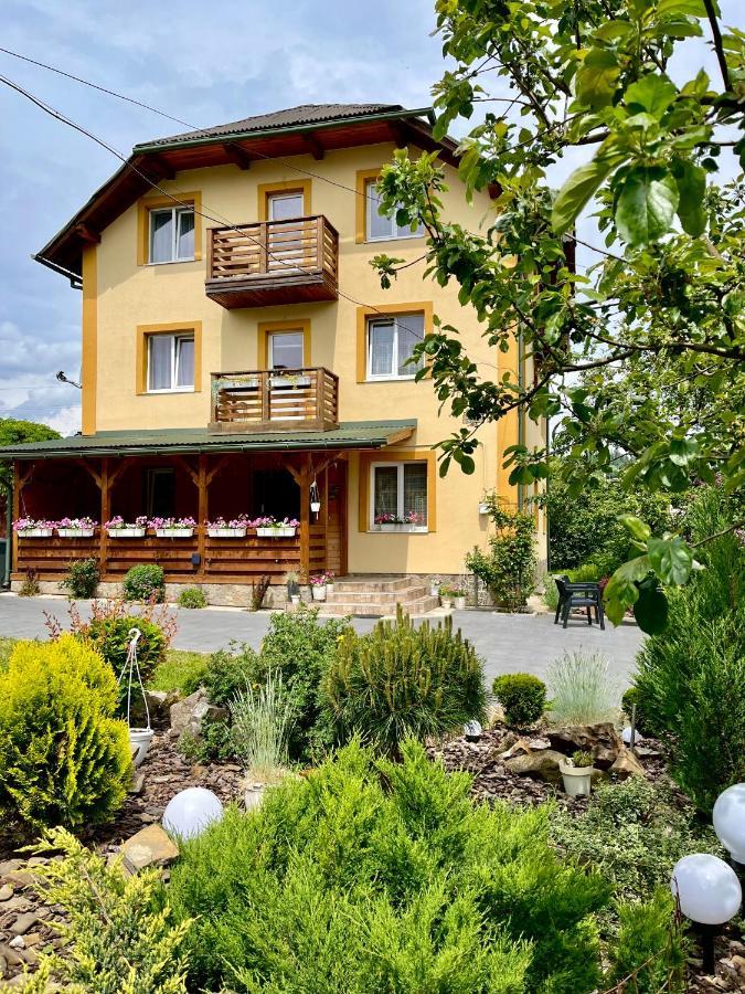 Ніч Над Карпатами Hotel Славске Екстериор снимка